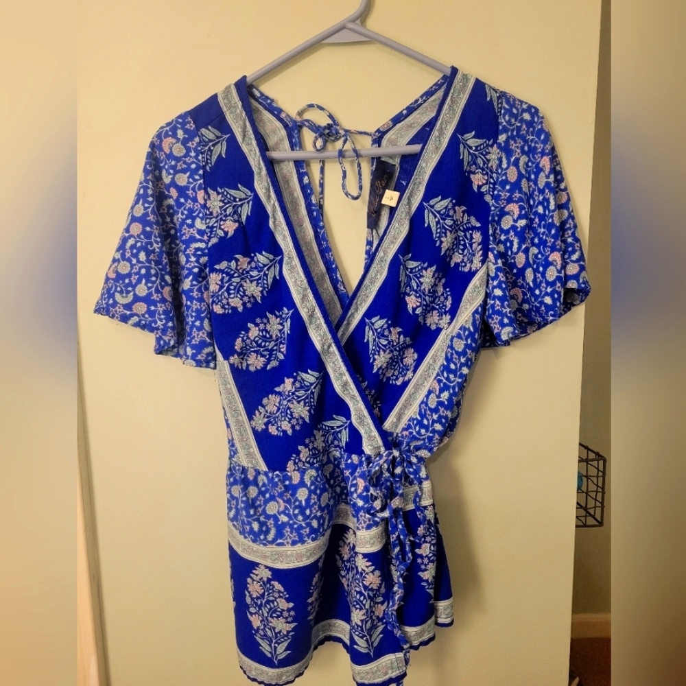 Women's wrap shirt